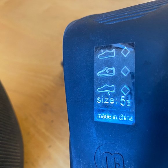 Michael Antonio Heels - Size 5 1/2 - Picture 4 of 5